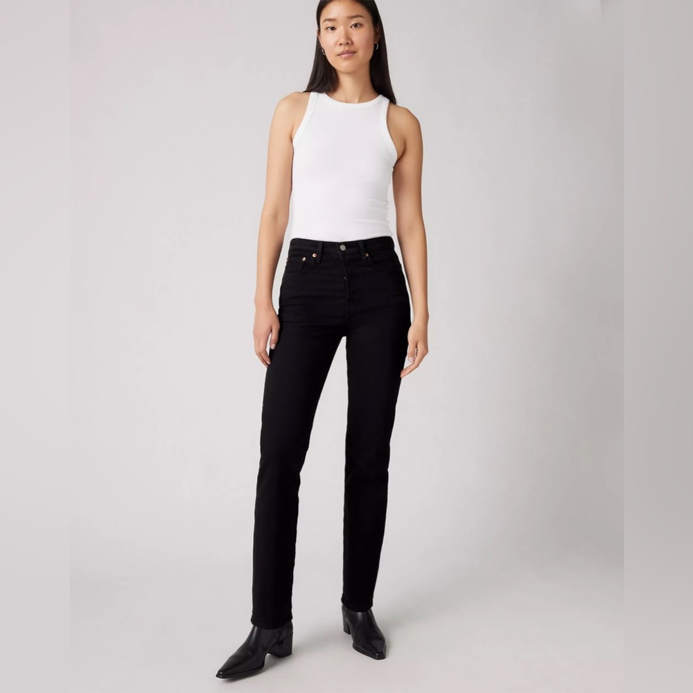 Levi’s Wedgie Straight Black Size 28